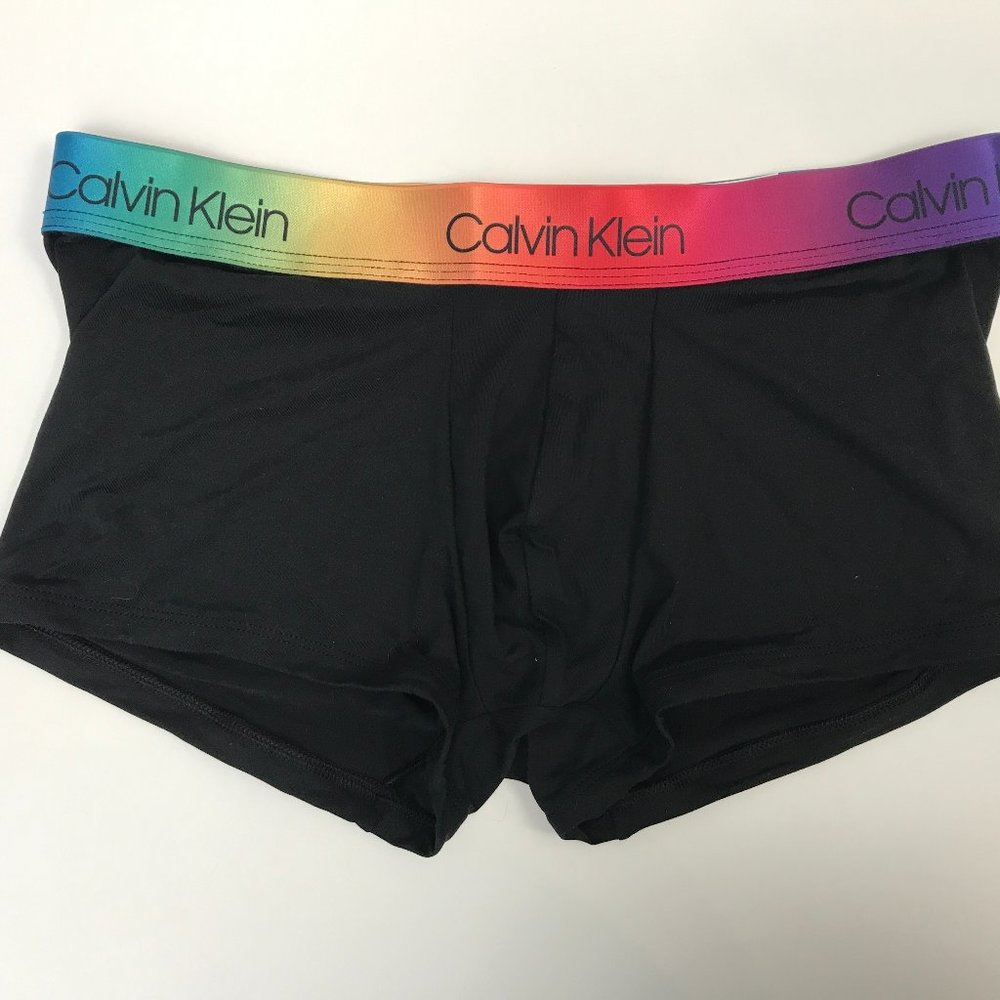 Calvin Klein Low Rise Trunk PRIDE - Picture 2 of 7